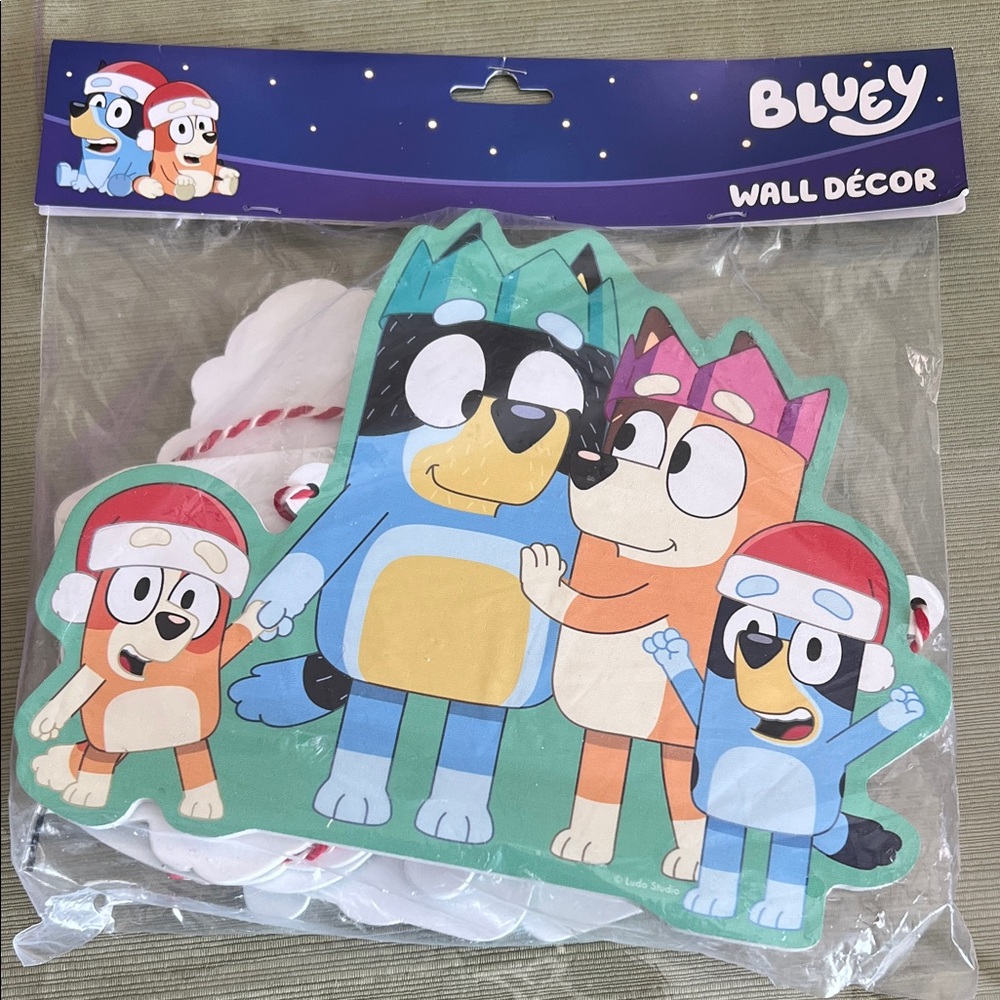 Bluey Holiday Wall Décor - Multicolor